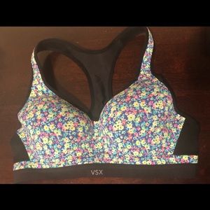 NWOT Victoria’s Secret Sports Bra